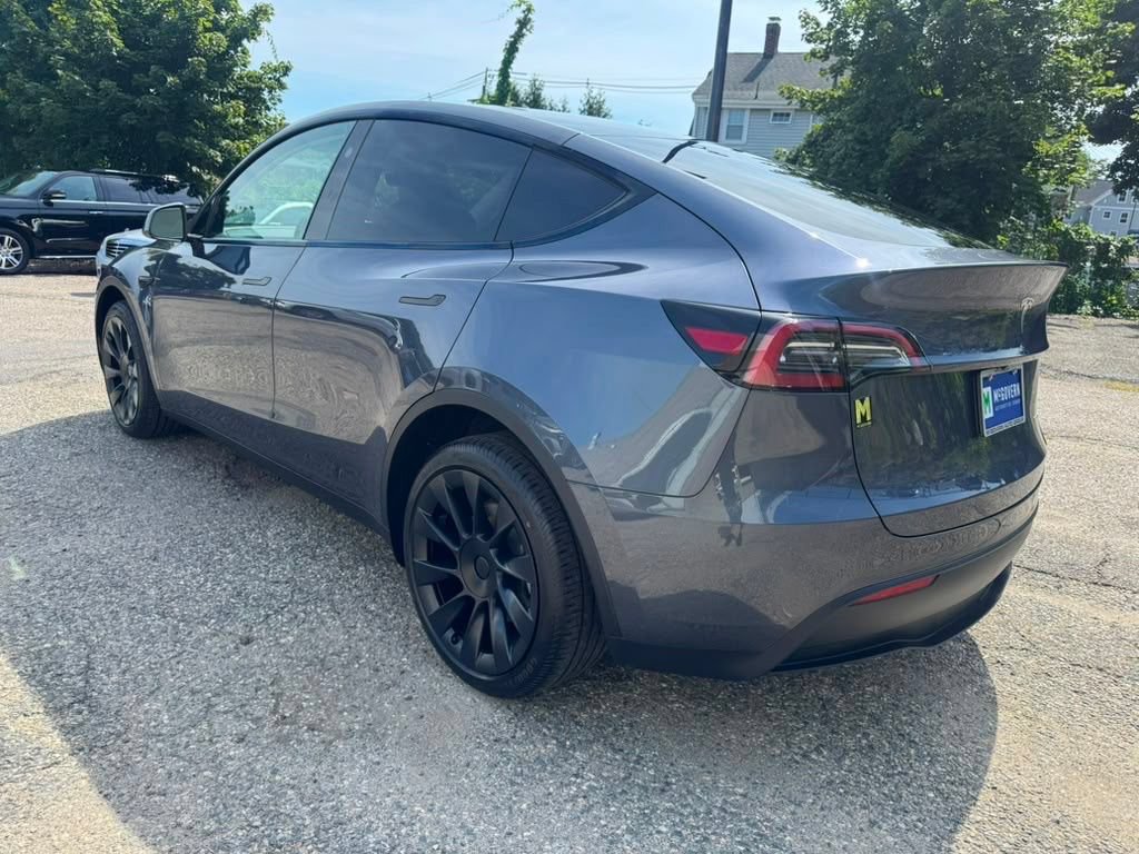Used 2023 Tesla Model Y Long Range AWD/4WD image 4