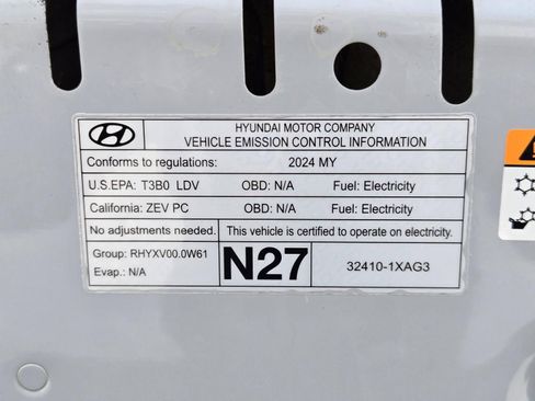 Used 2024 Hyundai Ioniq 5 SEL RWD image 28
