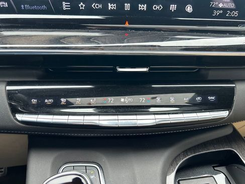 Used 2023 Cadillac Escalade Premium Luxury w/ Performance Package image 33