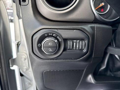 Used 2022 Jeep Gladiator Sport AWD/4WD image 20
