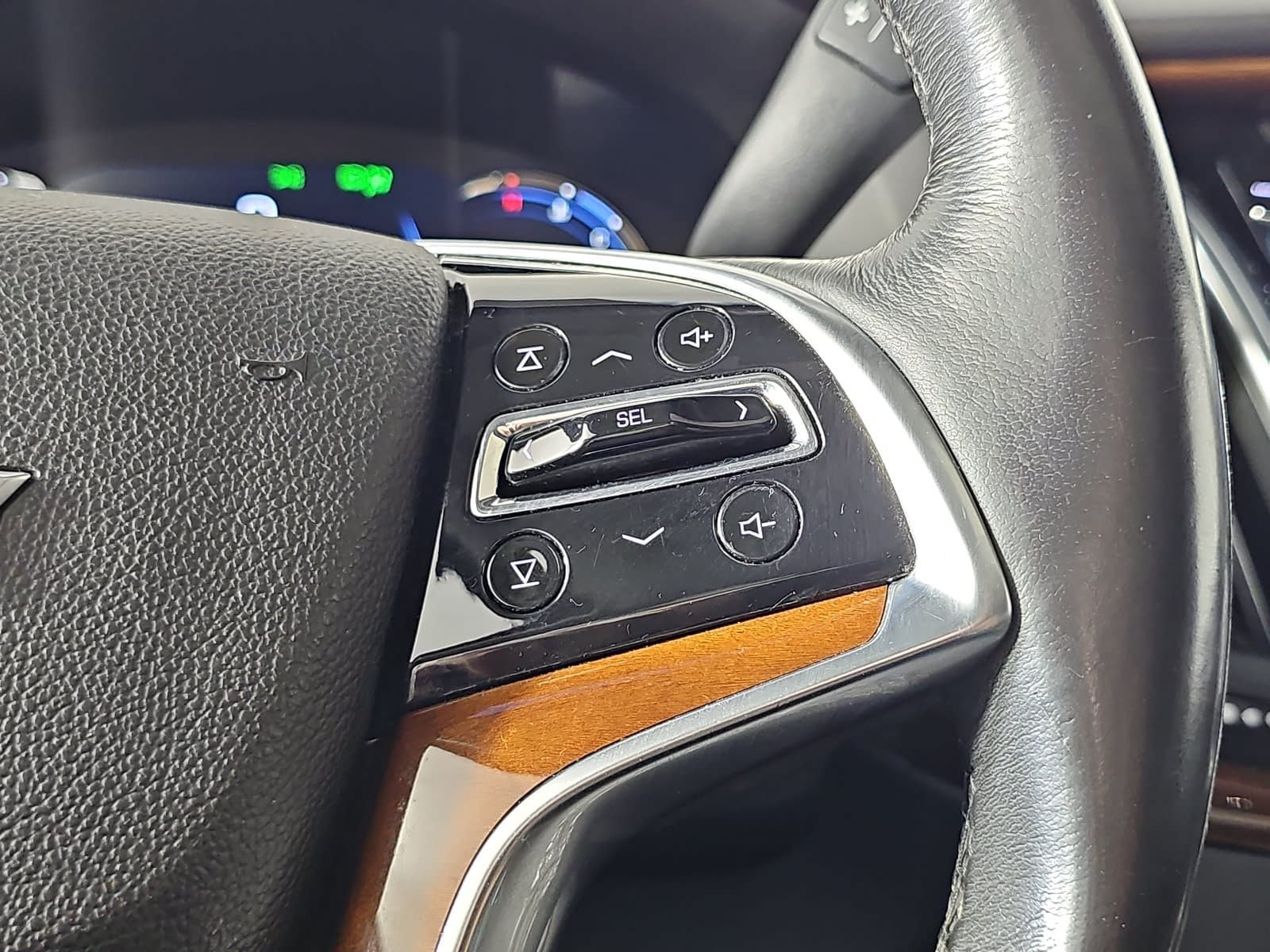 Used 2019 Cadillac Escalade Luxury AWD/4WD image 18