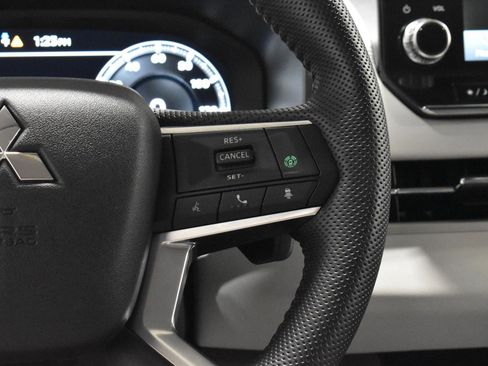 Used 2023 Mitsubishi Outlander SEL image 9