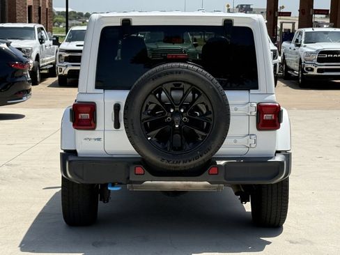 Used 2024 Jeep Wrangler Unlimited Sahara AWD/4WD image 5