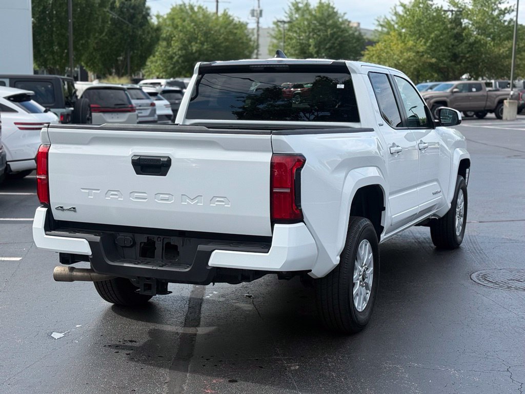 Certified 2025 Toyota Tacoma SR5 AWD/4WD image 8