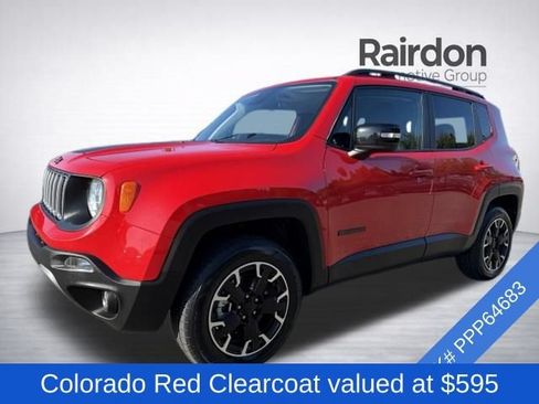 Used 2023 Jeep Renegade Latitude AWD/4WD image 3