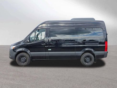 Used 2025 Mercedes-Benz Sprinter 2500 image 6