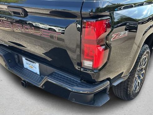 Used 2026 Chevrolet Colorado Z71 w/ Technology Package AWD/4WD image 39