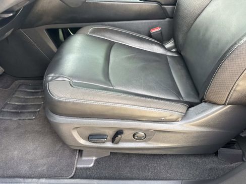 Used 2022 Nissan Pathfinder SL w/ SL Premium Package image 17