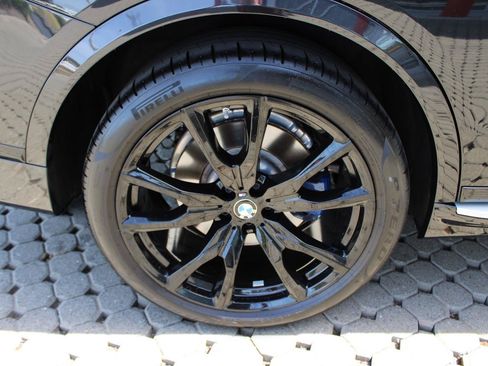 Used 2025 BMW X7 xDrive40i w/ M Sport Package AWD/4WD image 14