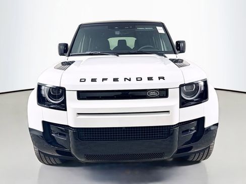 New 2026 Land Rover Defender 130 X-Dynamic SE AWD/4WD image 2