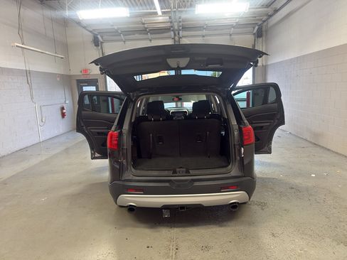 Used 2017 GMC Acadia SLE AWD/4WD image 13