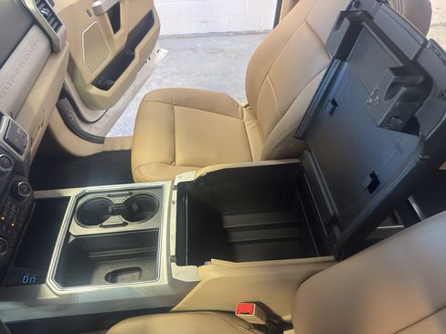 Used 2019 Ford F250 Lariat w/ Lariat Ultimate Package AWD/4WD image 20