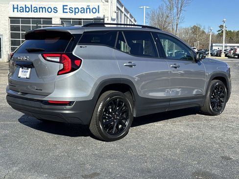Used 2024 GMC Terrain SLT w/ Elevation Edition image 10