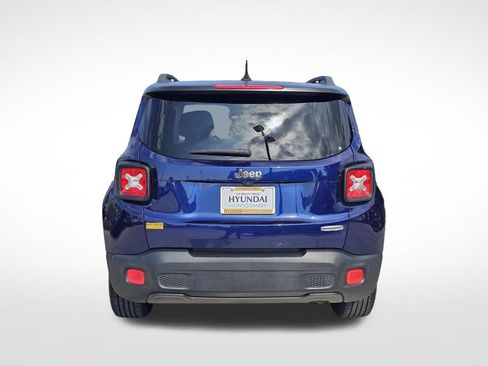 Used 2017 Jeep Renegade Latitude FWD image 11