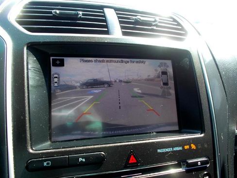 Used 2017 Ford Explorer Limited image 24