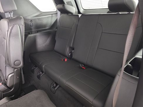Used 2023 Chevrolet Traverse LT w/ LT Premium Package image 21