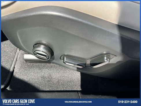 Used 2026 Volvo XC60 B5 Plus w/ Protection Package Premier AWD/4WD image 17