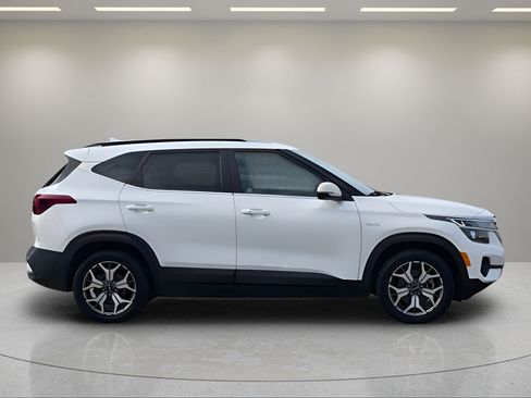 Used 2022 Kia Seltos EX AWD/4WD image 11