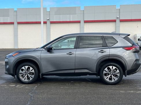 Used 2023 Nissan Rogue SV image 9