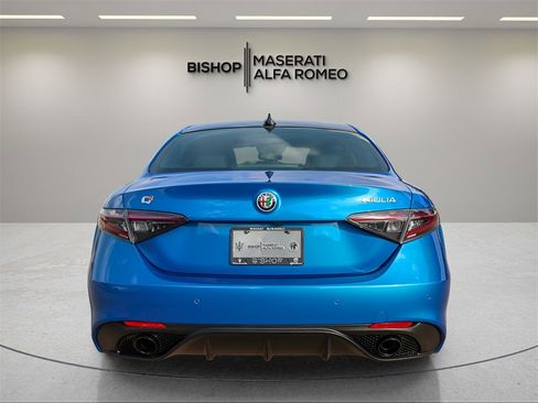 New 2025 Alfa Romeo Giulia Base image 6