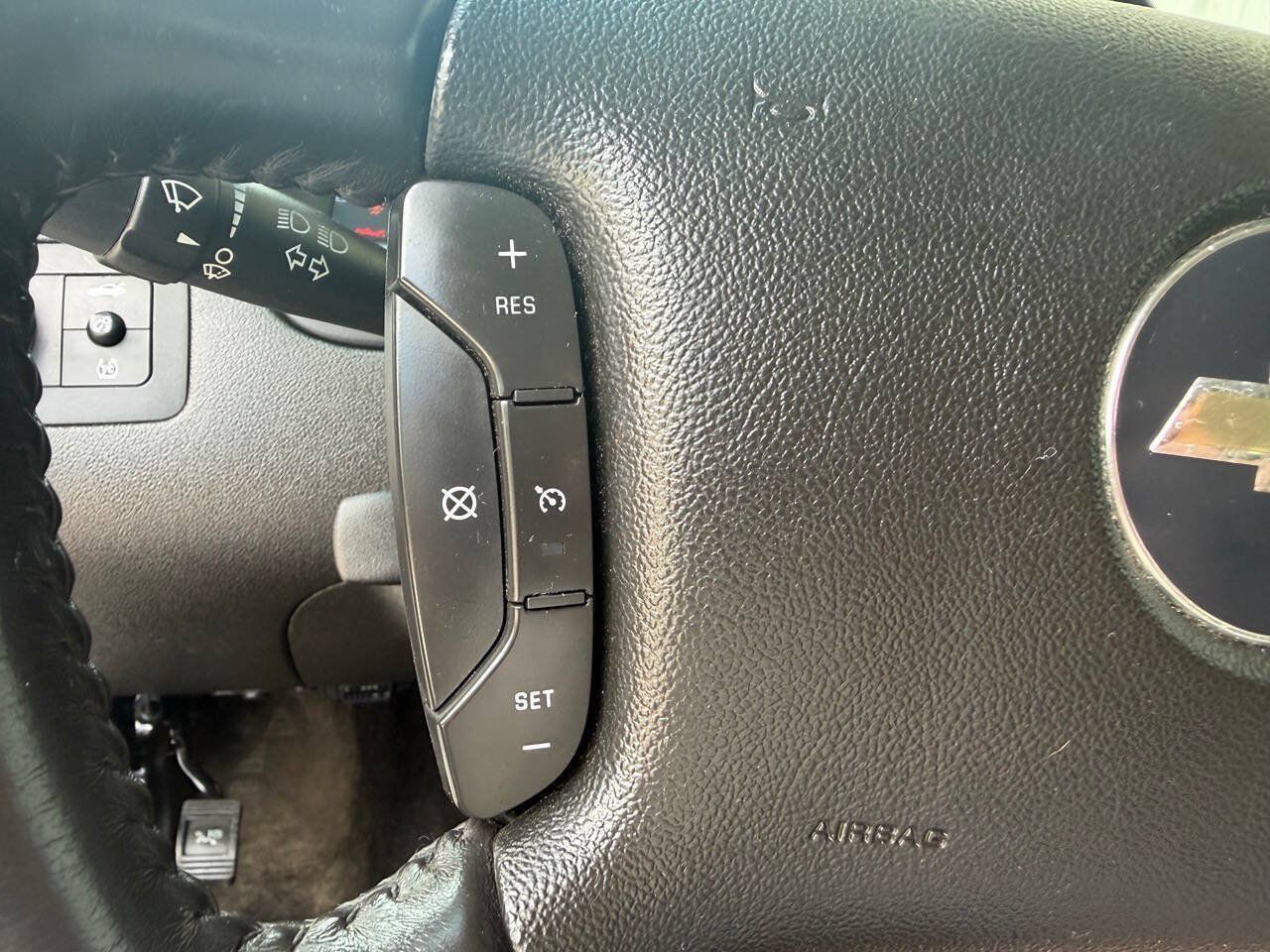 Used 2008 Chevrolet Impala LTZ FWD image 19