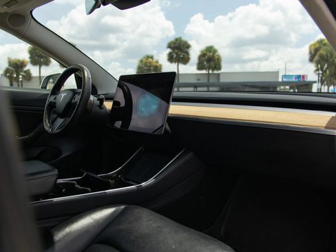 Used 2020 Tesla Model 3 Long Range AWD/4WD image 21