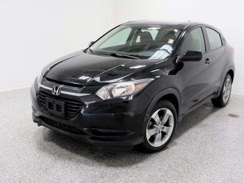 Used 2017 Honda HR-V LX image 2