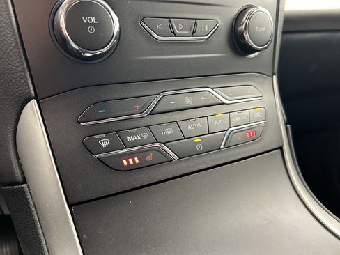 Used 2020 Ford Edge SEL w/ Convenience Package AWD/4WD image 19