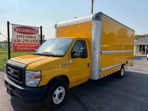 Used 2022 Ford E-350 and Econoline 350 Super Duty RWD image 2