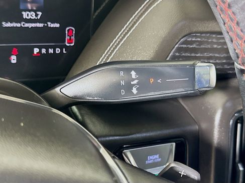 Certified 2025 GMC Yukon AT4 Ultimate AWD/4WD image 15