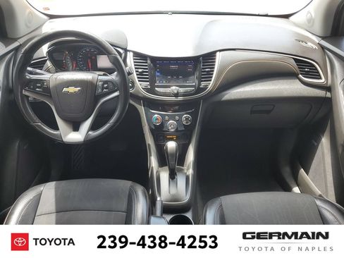 Used 2020 Chevrolet Trax LT w/ Sun & Sound Package FWD image 19