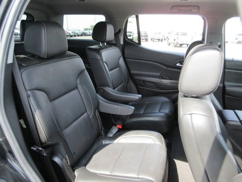 Used 2021 GMC Acadia SLT w/ Preferred Package FWD image 24