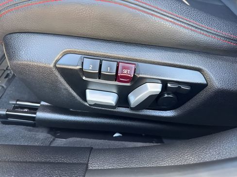 Used 2018 BMW 330e image 10