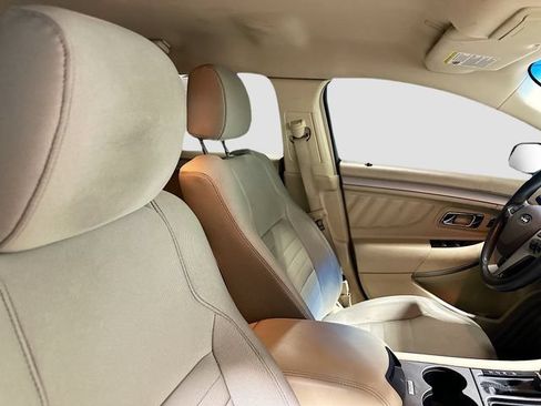 Used 2017 Ford Taurus SE FWD image 27