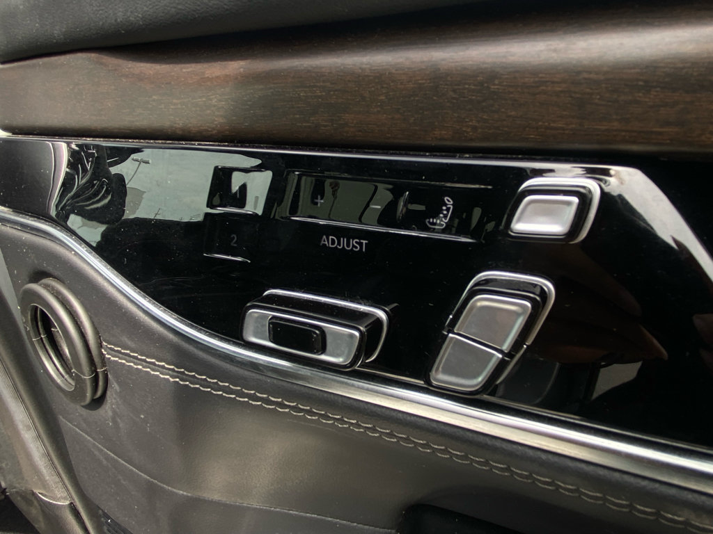 Used 2023 Jeep Grand Wagoneer Series II AWD/4WD image 18
