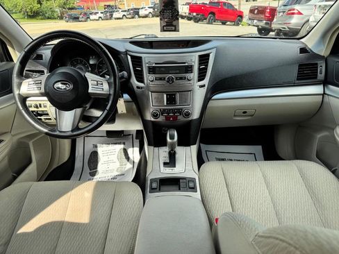 Used 2010 Subaru Outback 2.5i Premium image 25