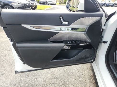 Used 2023 BMW 740i 740i w/ Parking Assistance Package image 29