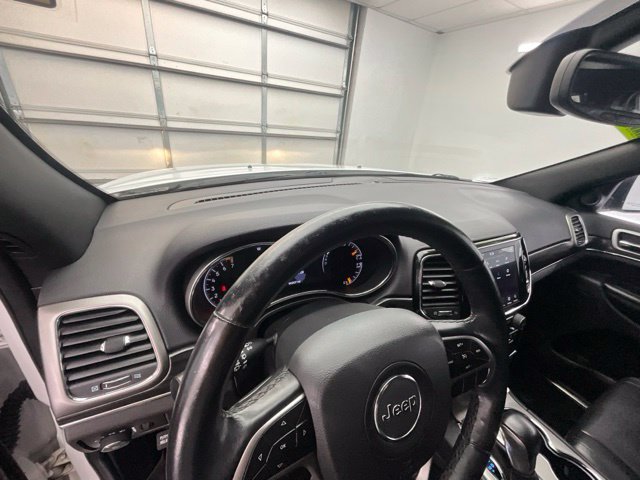 Used 2019 Jeep Grand Cherokee Limited AWD/4WD image 18