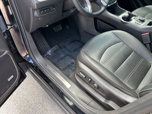 Certified 2024 GMC Terrain Denali w/ Black Diamond Edition AWD/4WD image 19