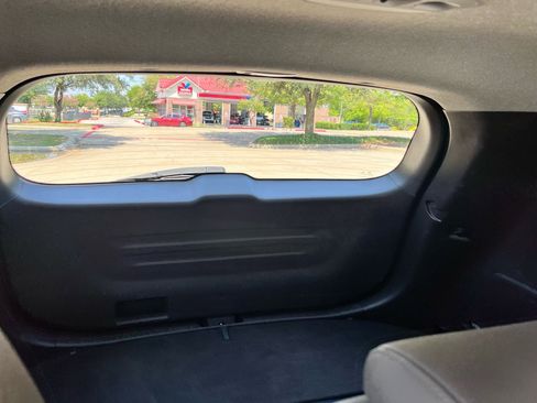 Used 2019 Hyundai Santa Fe Limited image 18