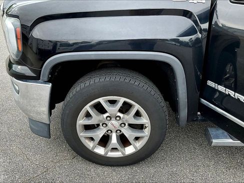 Used 2018 GMC Sierra 1500 SLT w/ SLT Premium Package image 9