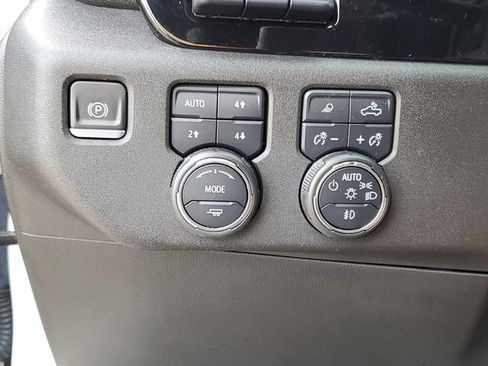 Used 2022 Chevrolet Silverado 1500 High Country w/ Technology Package image 20