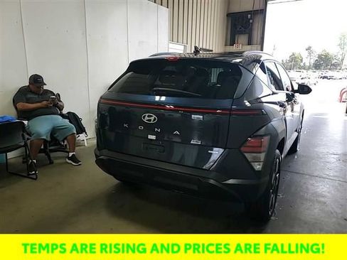 Used 2025 Hyundai Kona SEL image 18
