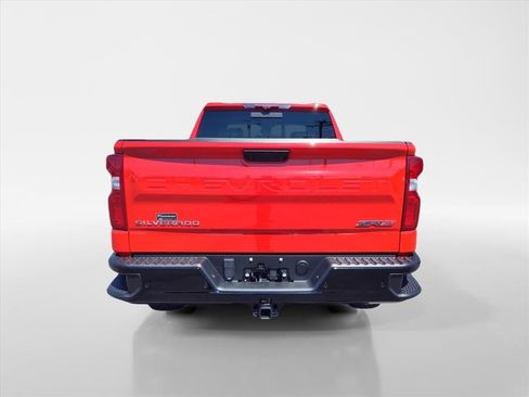 Used 2025 Chevrolet Silverado 1500 ZR2 w/ Technology Package AWD/4WD image 4