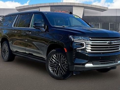 Certified 2023 Chevrolet Suburban High Country AWD/4WD image 11
