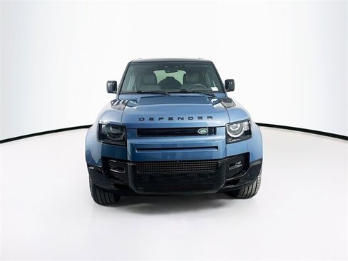 Used 2025 Land Rover Defender 110 X-Dynamic SE image 2