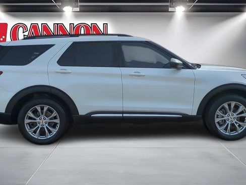 Used 2020 Ford Explorer XLT w/ Equipment Group 202A image 4