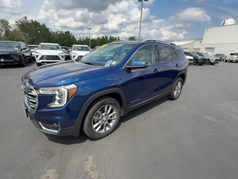 Certified 2022 GMC Terrain SLT AWD/4WD image 4