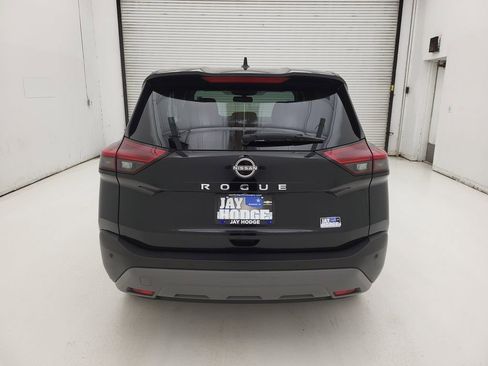 Used 2023 Nissan Rogue S image 11