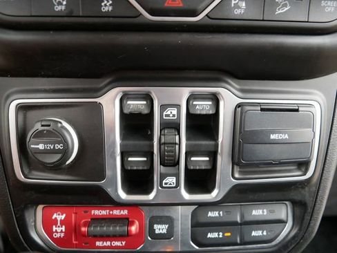 Used 2018 Jeep Wrangler Unlimited Rubicon AWD/4WD image 29